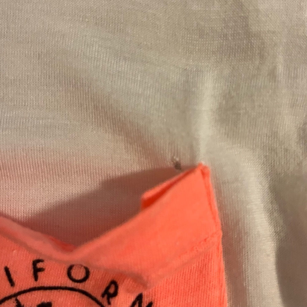 Beach Tee ☀️ - Picture 4 of 5